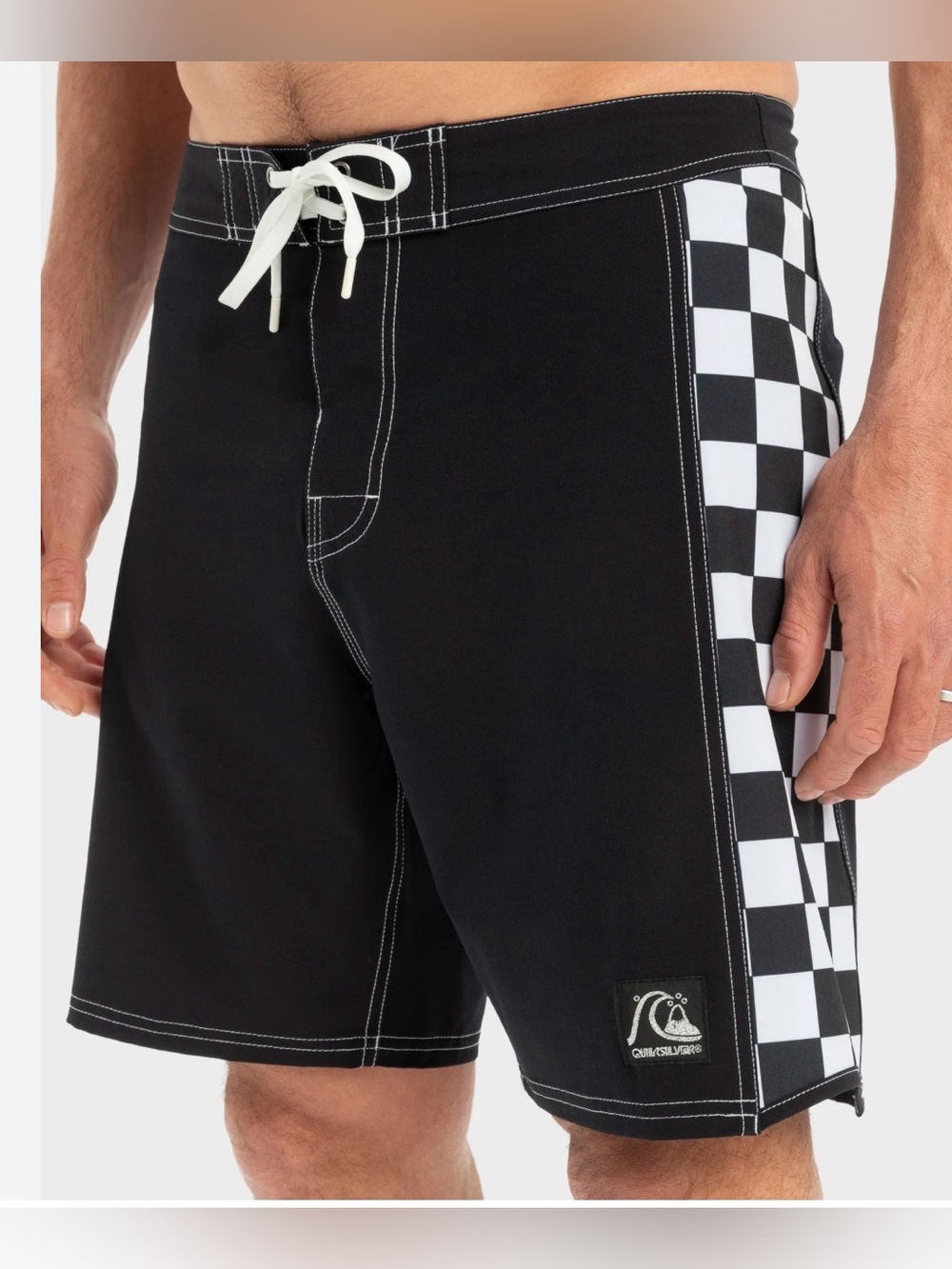Quicksilver Arch 18 board shorts 32